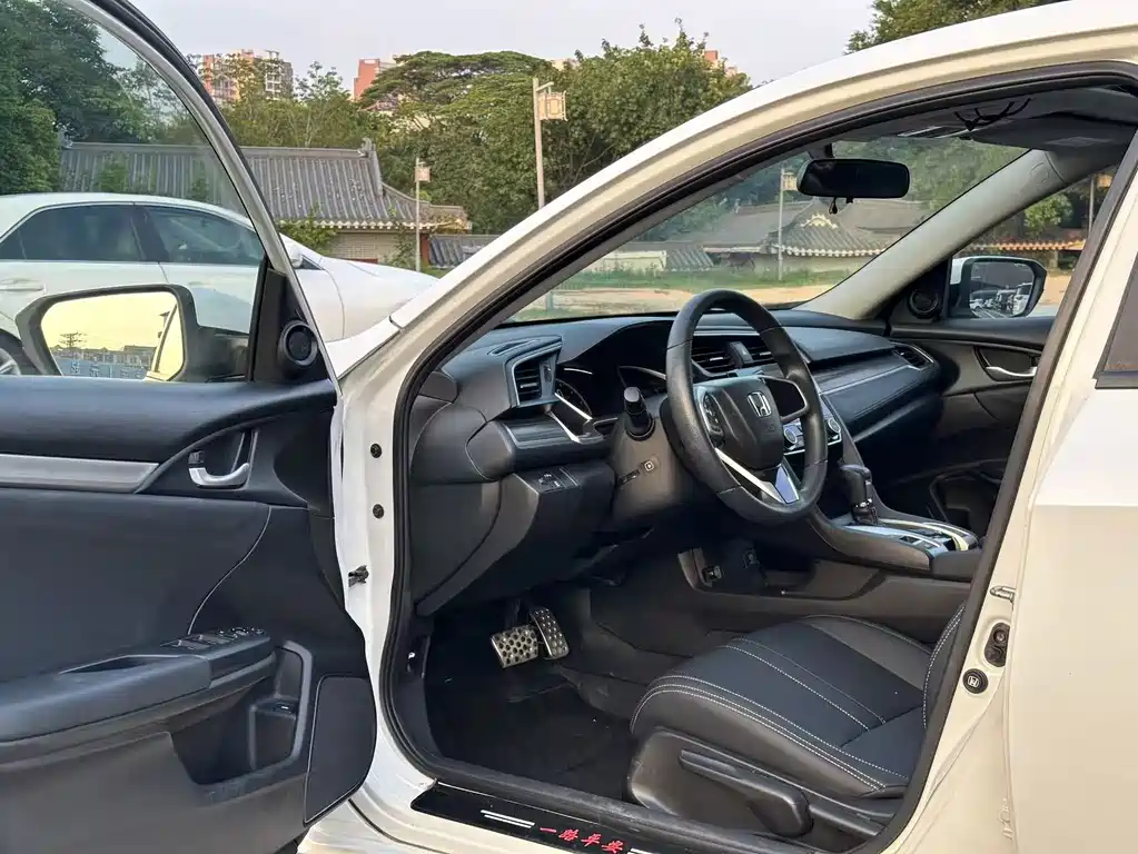 Honda Civic — миниатюра 4