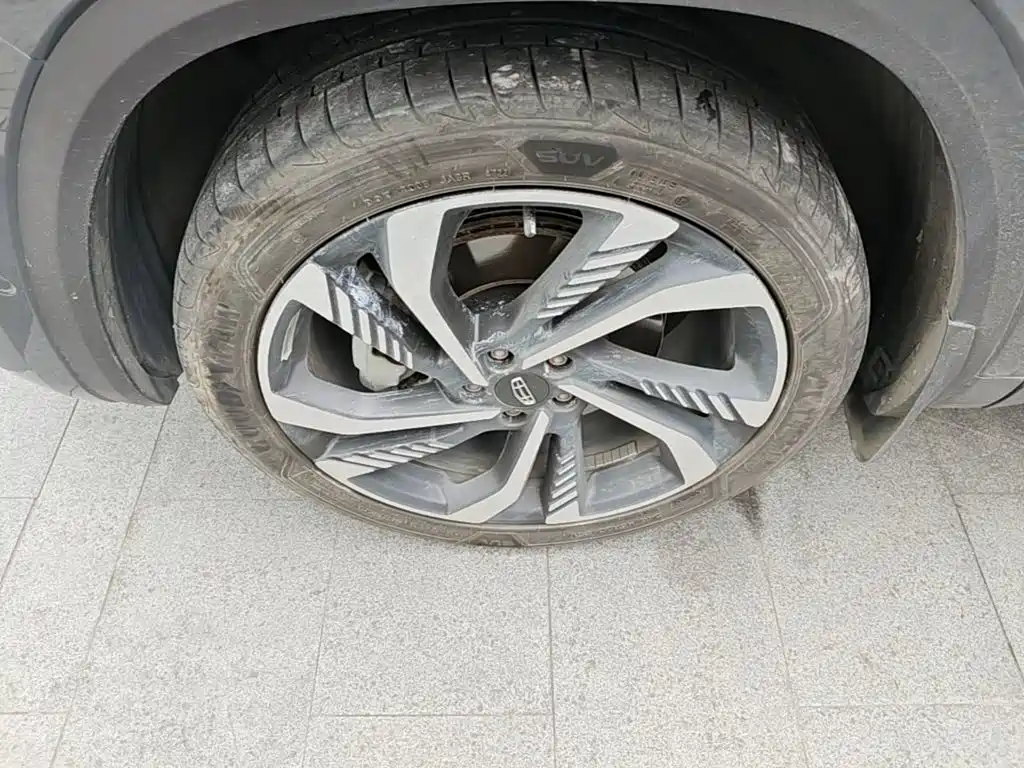 Geely Xingyue L — миниатюра 23