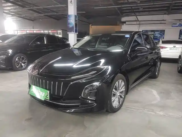 Hongqi E-QM5
