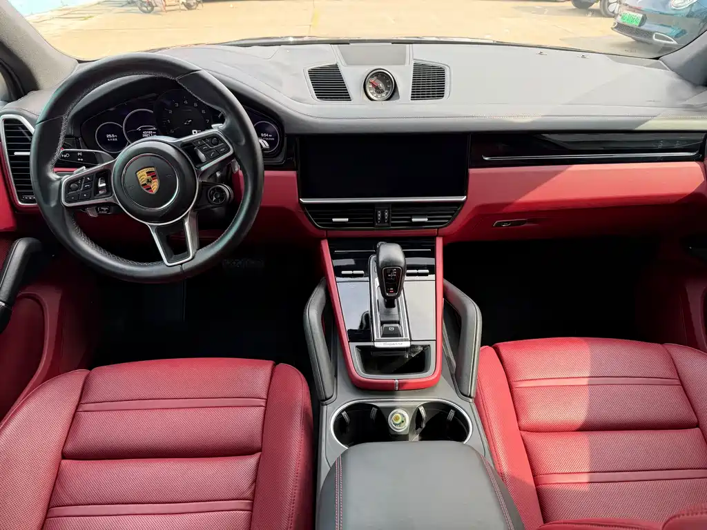 Porsche Cayenne — миниатюра 9