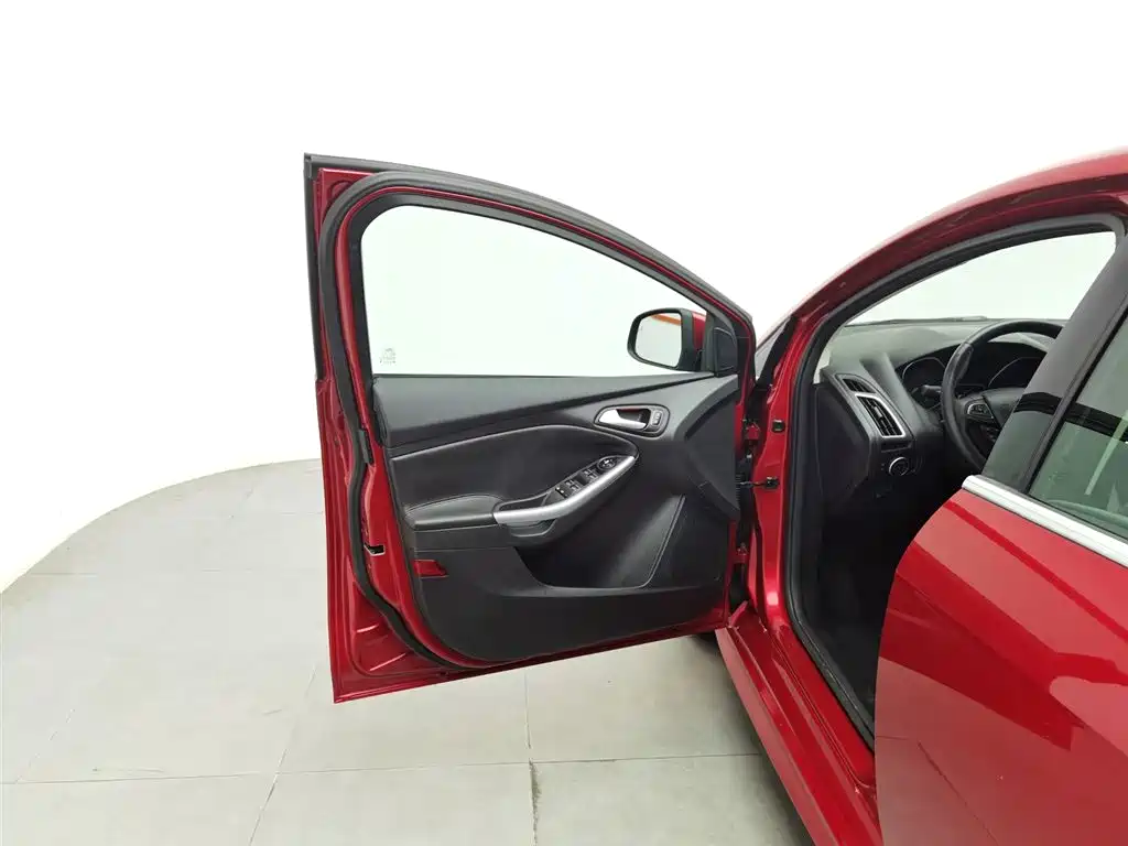 Ford Focus 2017 EcoBoost 180 AT Sport