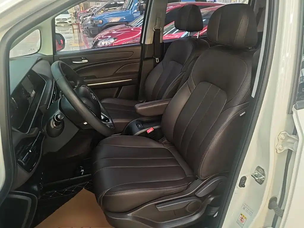 GAC Motor Trumpchi M6 — миниатюра 15
