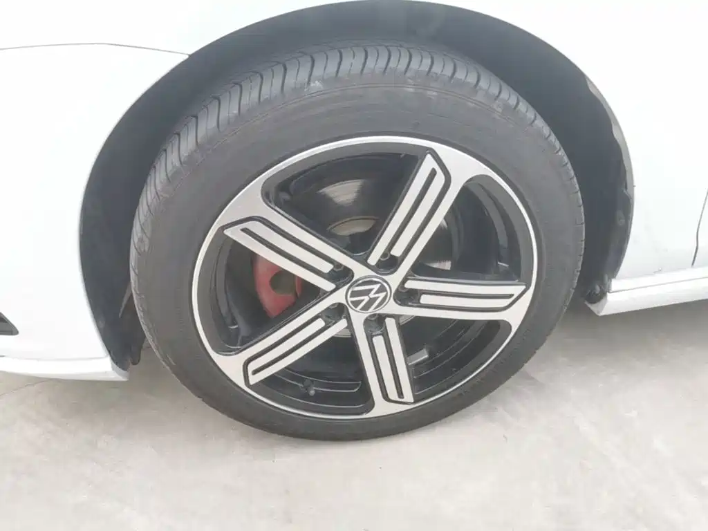 Volkswagen Golf — миниатюра 23