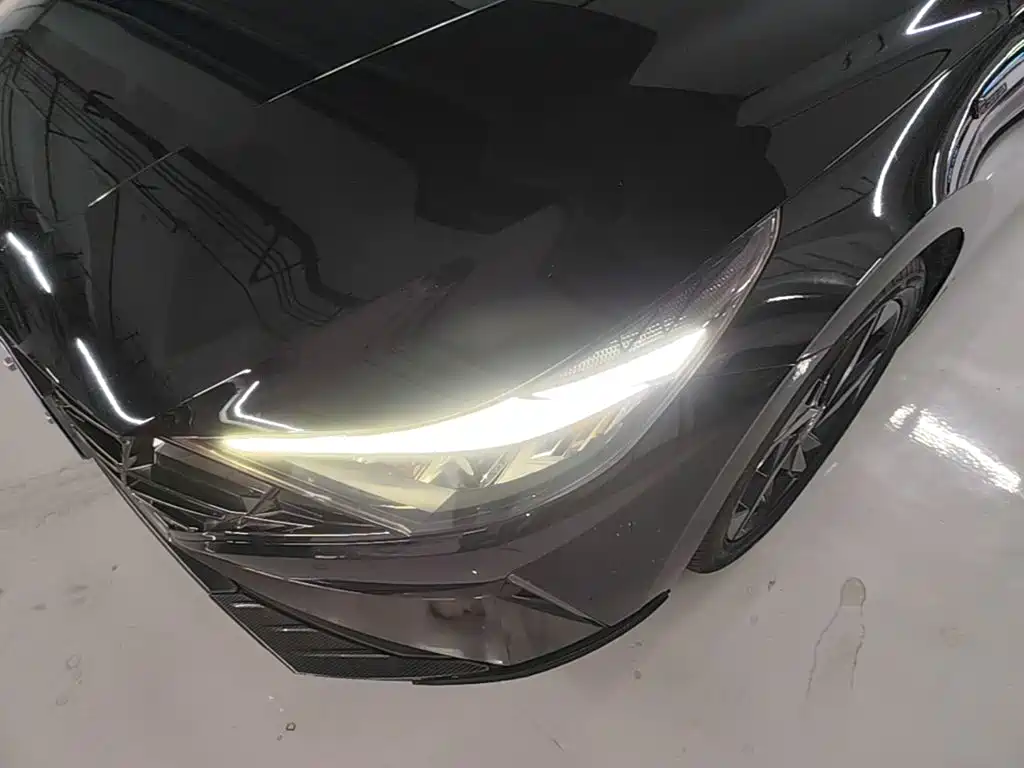 Hyundai Elantra — миниатюра 24