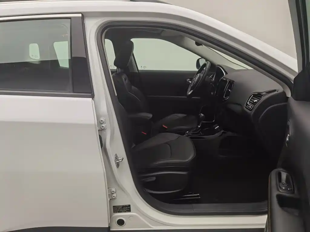 Jeep Compass — миниатюра 23