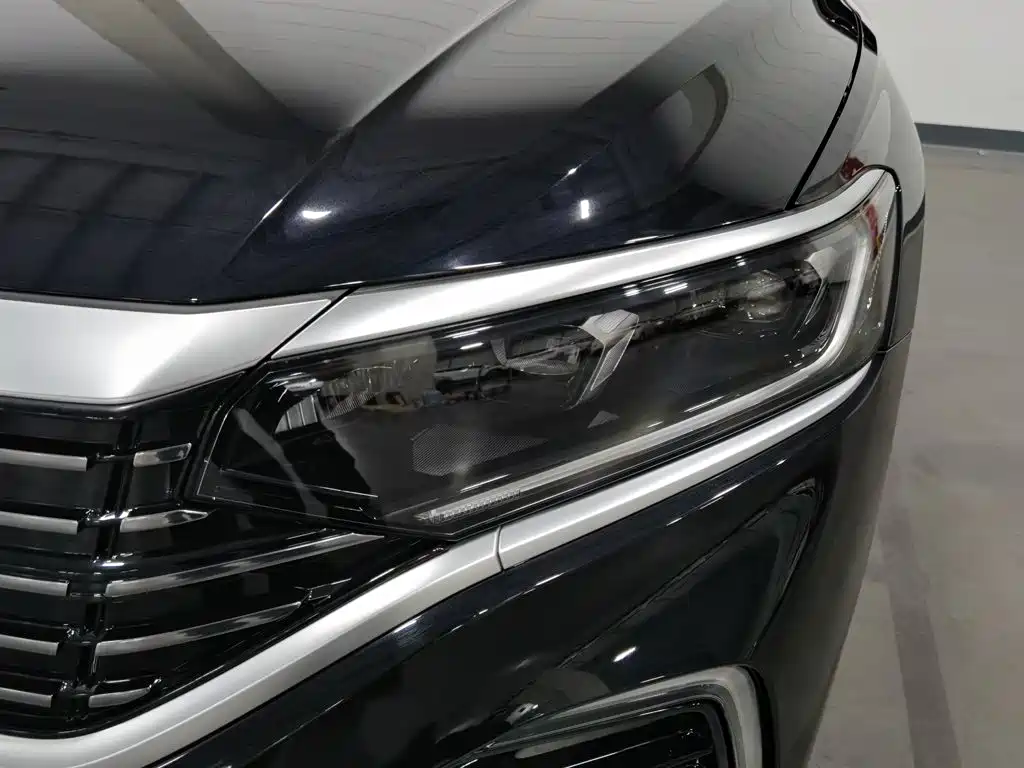 Volkswagen Passat PHEV — миниатюра 7