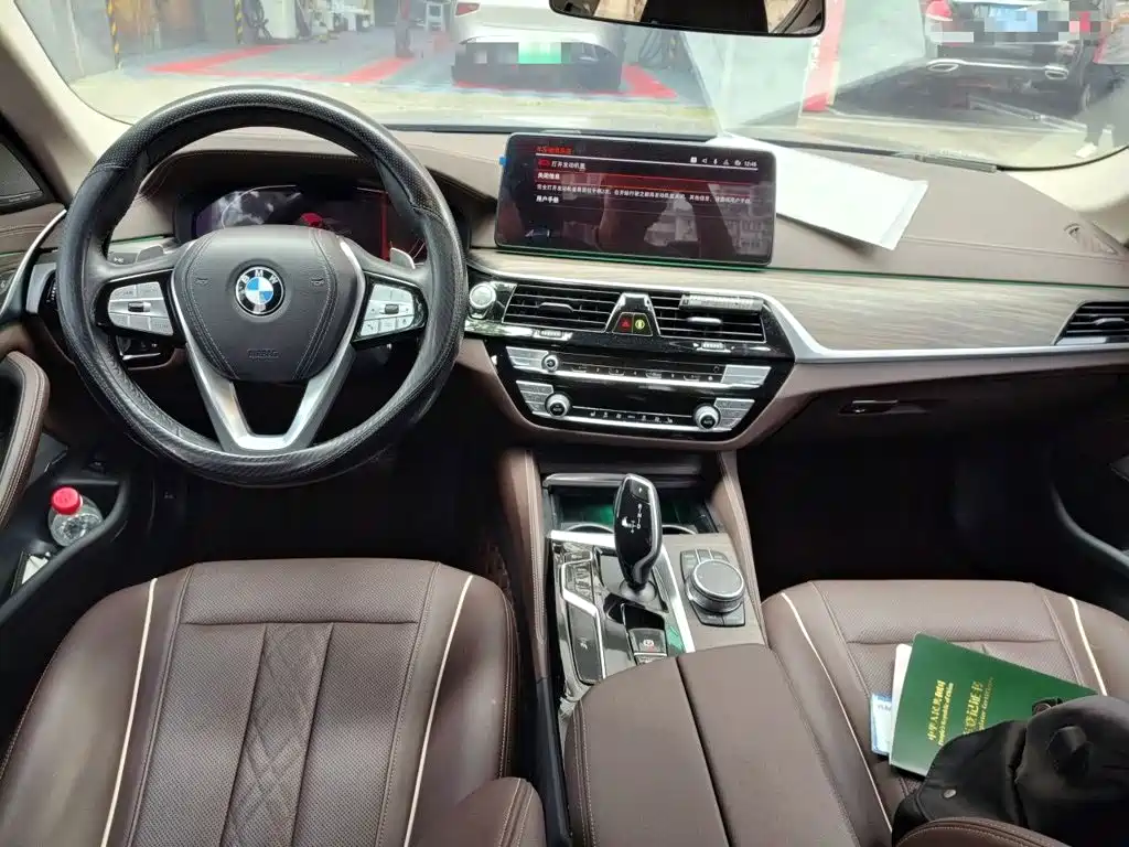 BMW 5 Series — миниатюра 5