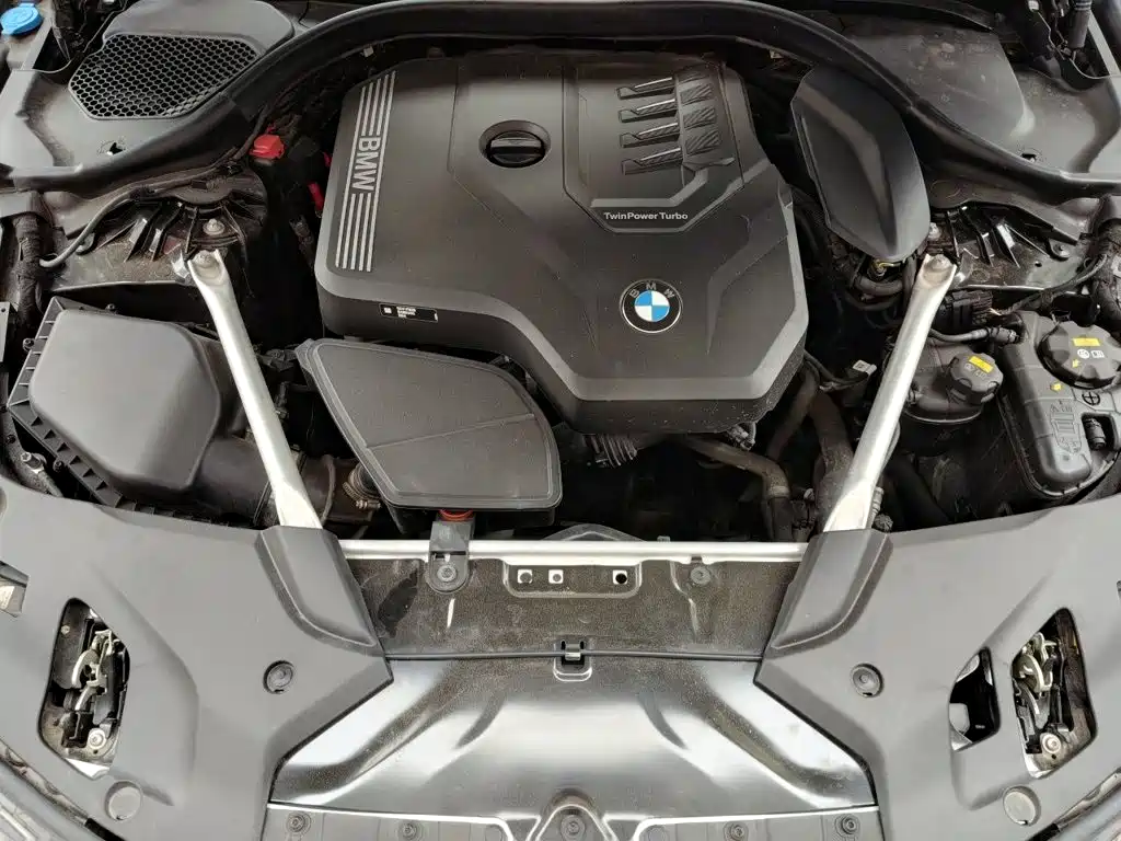 BMW 5 Series — миниатюра 16