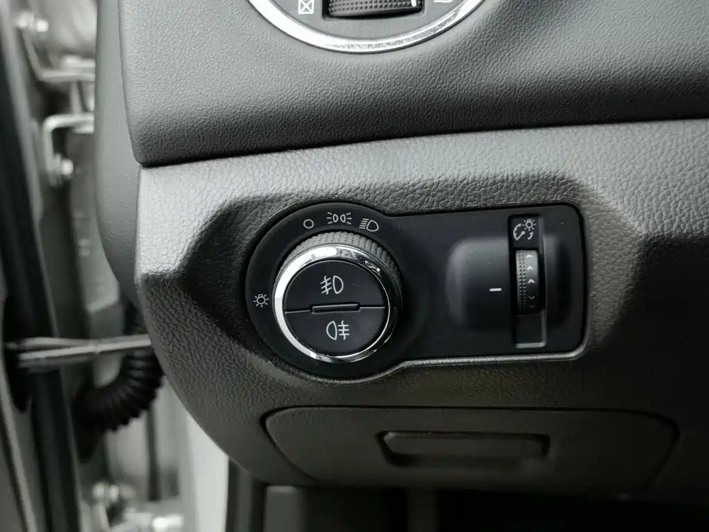 Chevrolet Cruze — миниатюра 21