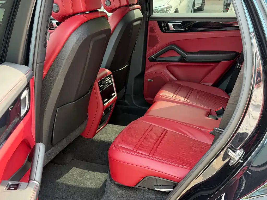 Porsche Cayenne — миниатюра 8