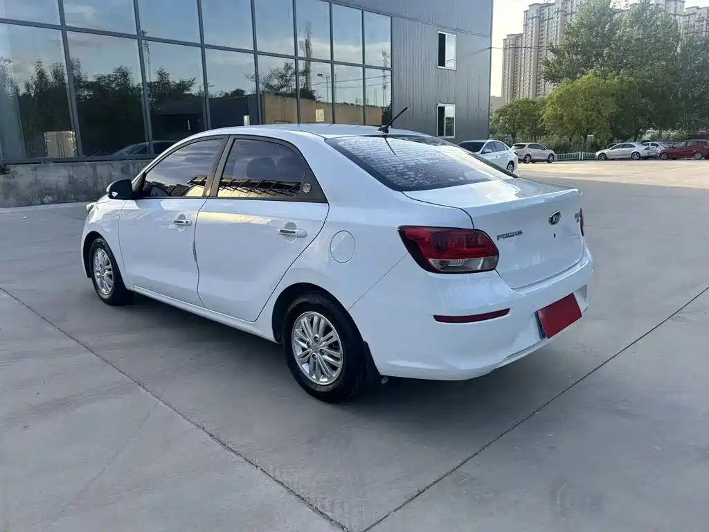 Kia Huanchi — миниатюра 5