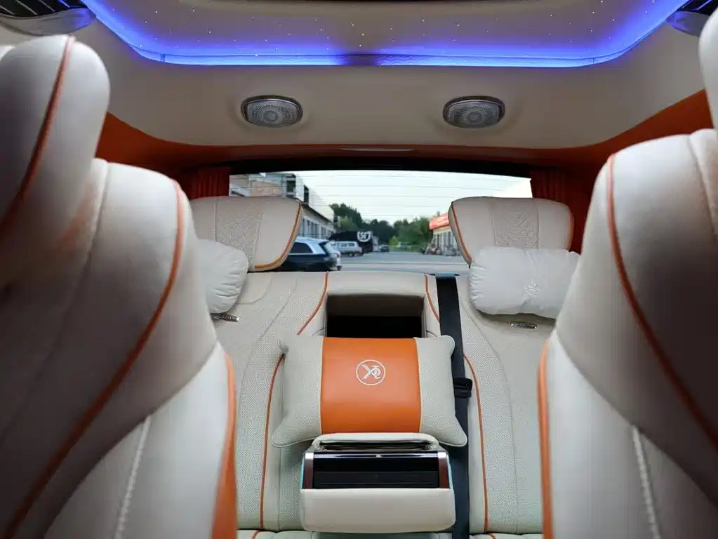 Mercedes-Benz V-Class — миниатюра 13