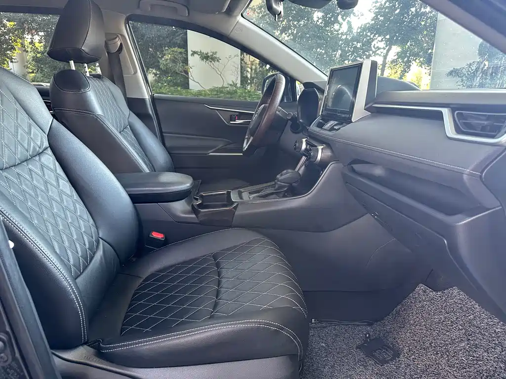 TOYOTA RAV4 RONGFANG