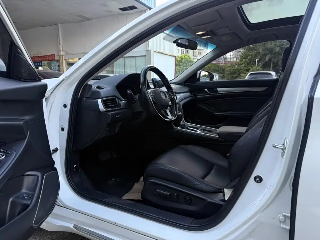 Honda Accord — миниатюра 8