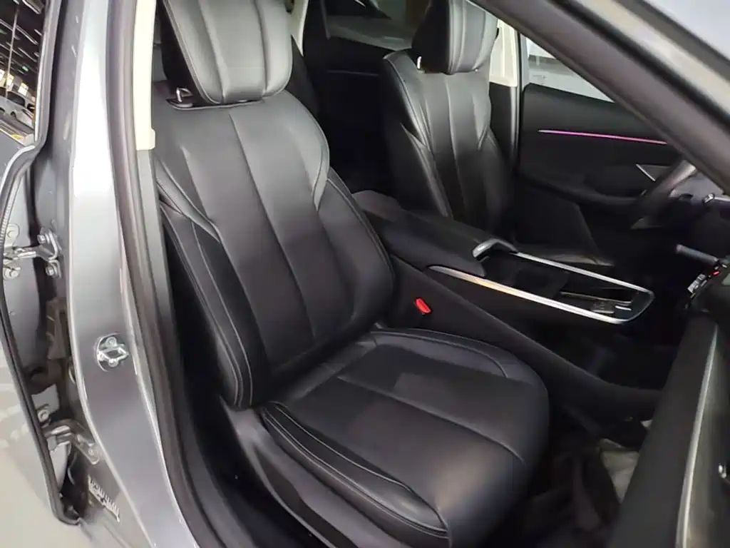 Buick LaCrosse — миниатюра 25