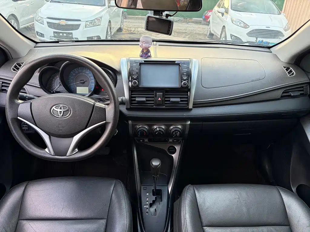 Toyota Yaris L — миниатюра 10