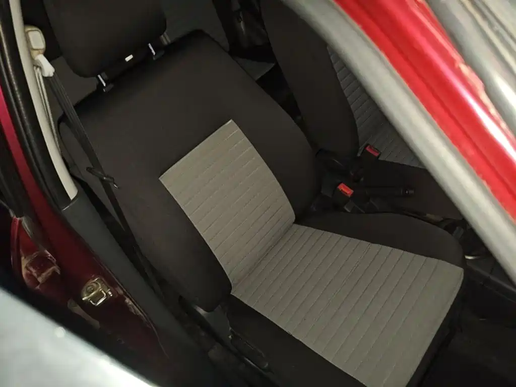 Suzuki Swift — миниатюра 25