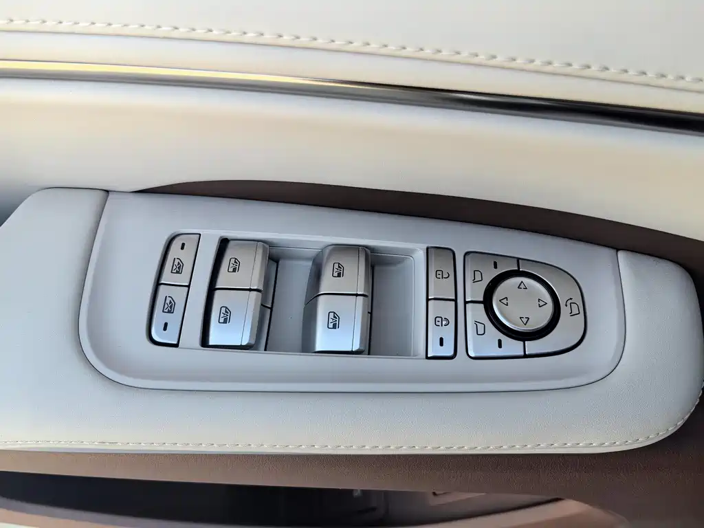 BYD Xia — миниатюра 11