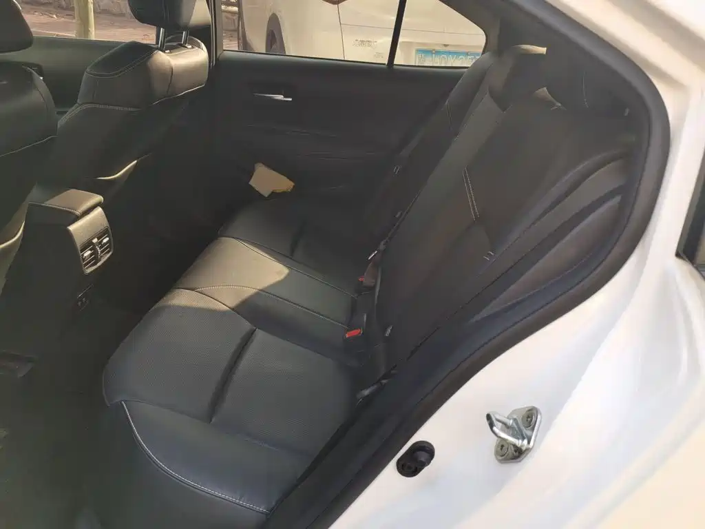 Toyota Corolla — миниатюра 13