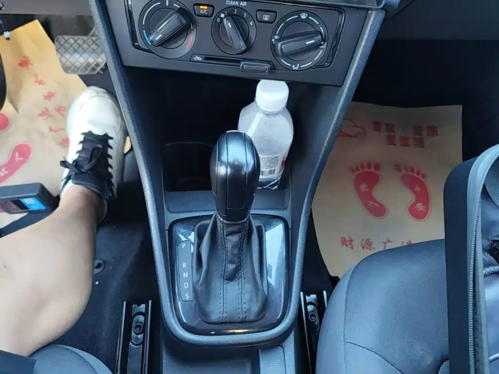 Volkswagen Santana — миниатюра 14