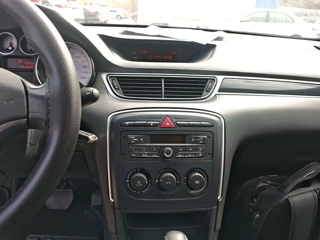 Peugeot 308 — миниатюра 9