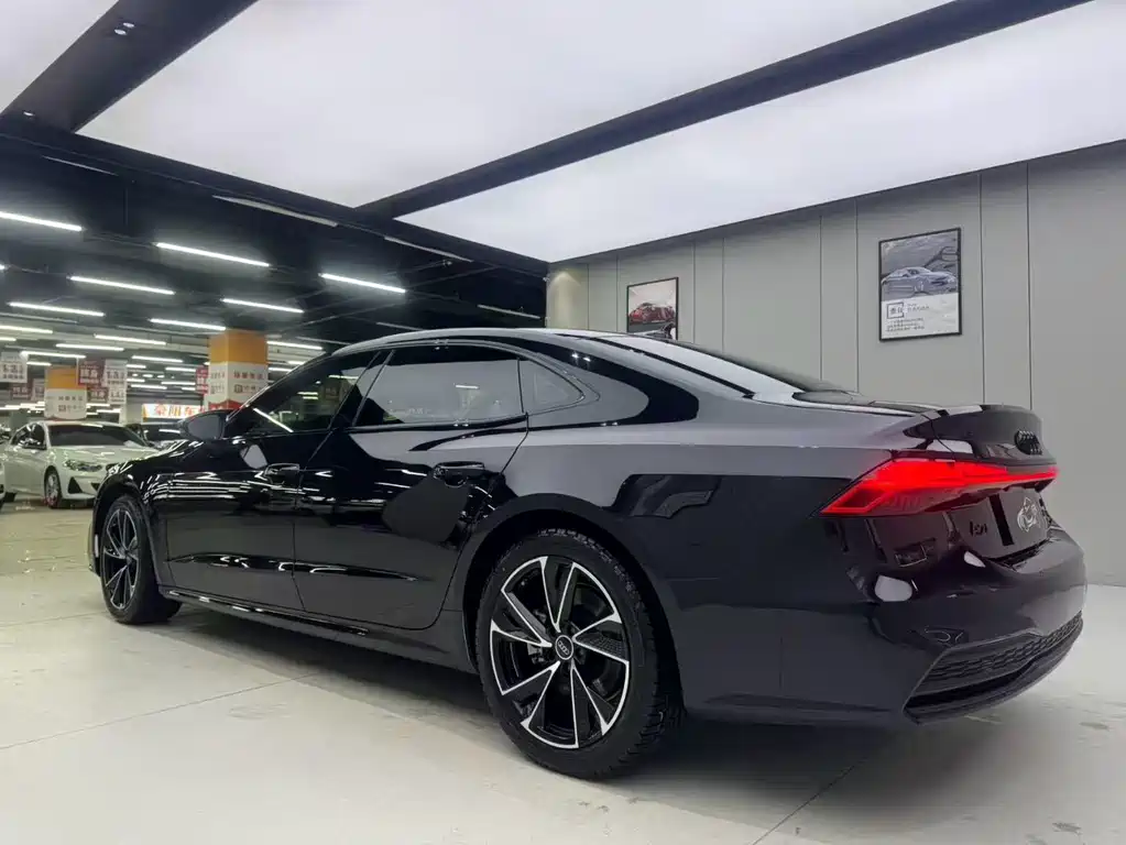 AUDI A7L