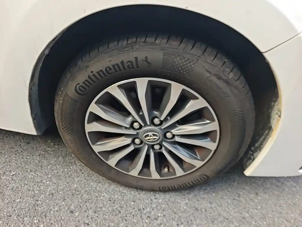 Toyota Corolla — миниатюра 12