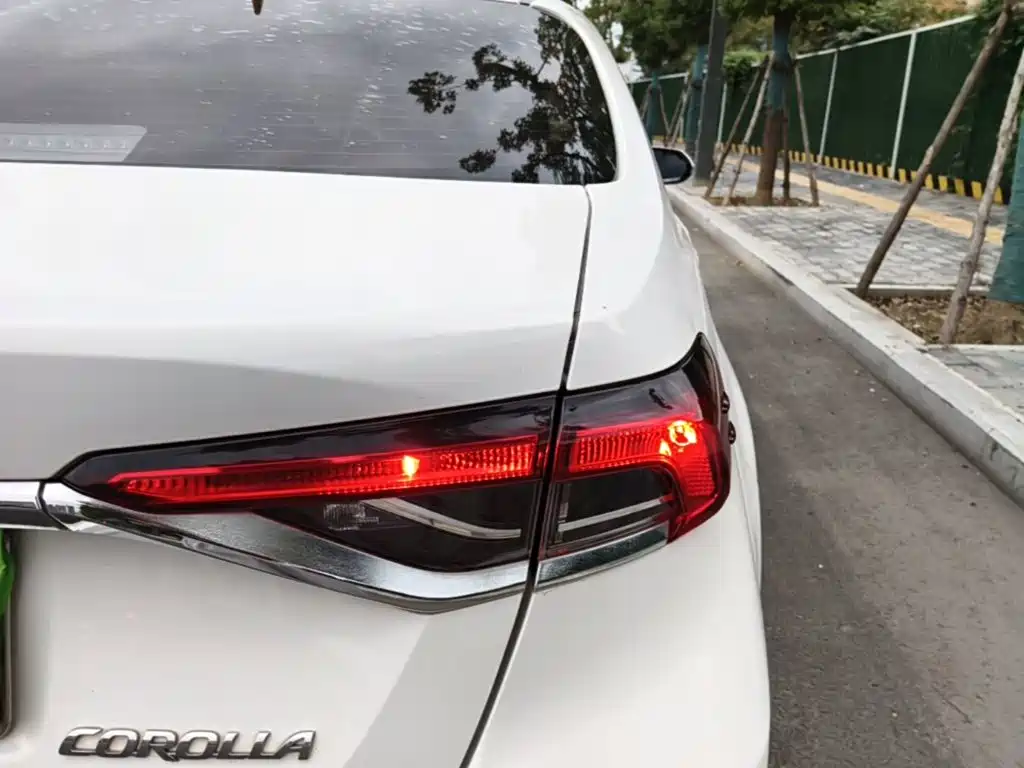 Toyota Corolla — миниатюра 8