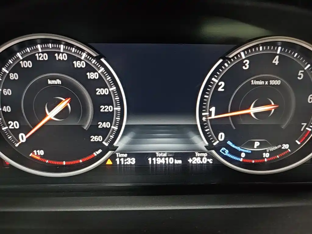 BMW 5 Series — миниатюра 12