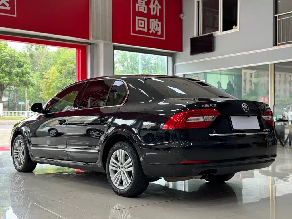 Skoda Superb 2016 TSI380 DSG