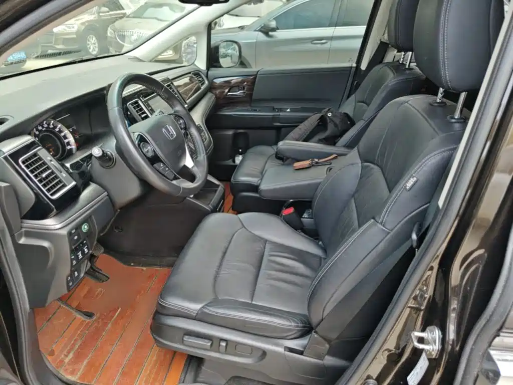 Honda Elysion — миниатюра 15