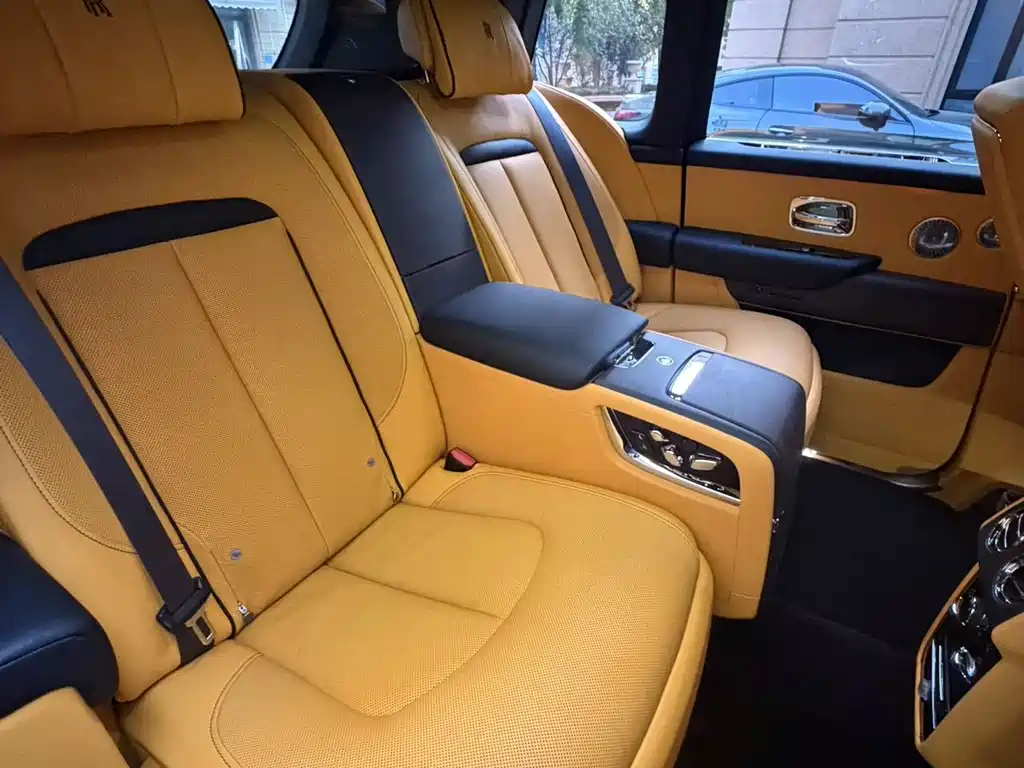 Rolls-Royce Cullinan — миниатюра 5