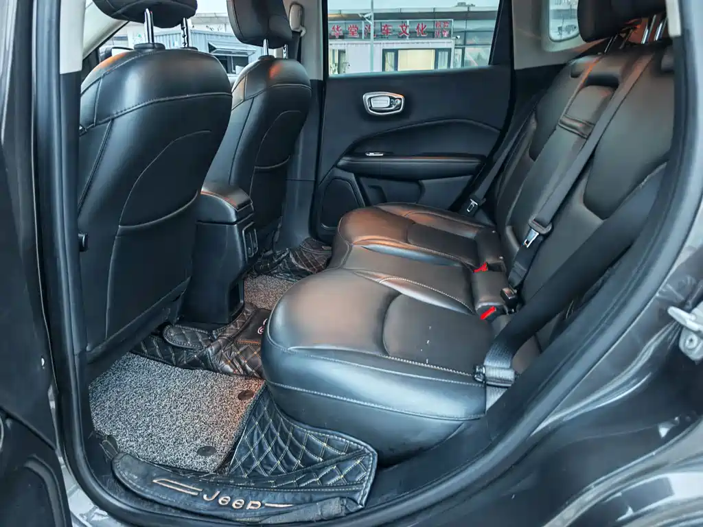 Jeep Compass — миниатюра 10