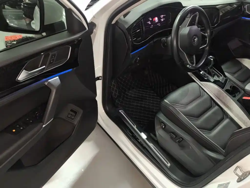 Volkswagen 探岳 GTE — миниатюра 16