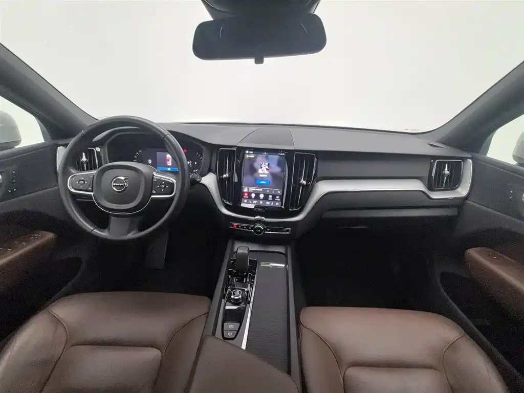Volvo XC60 2024 B5 Luxury