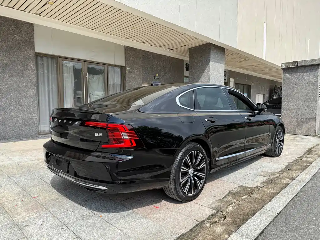 Volvo S90 — миниатюра 8