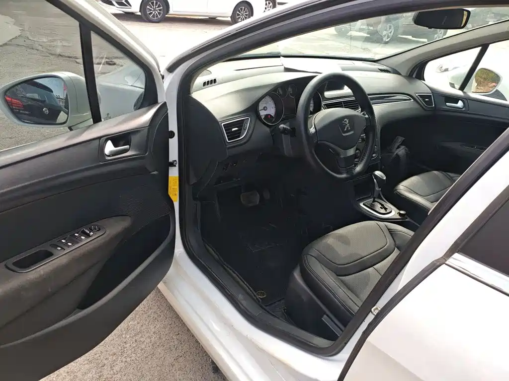 Peugeot 308 — миниатюра 12