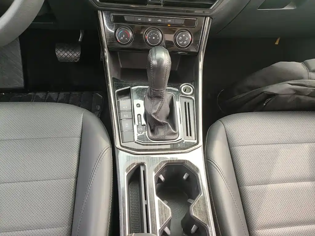 Volkswagen Lavida — миниатюра 14
