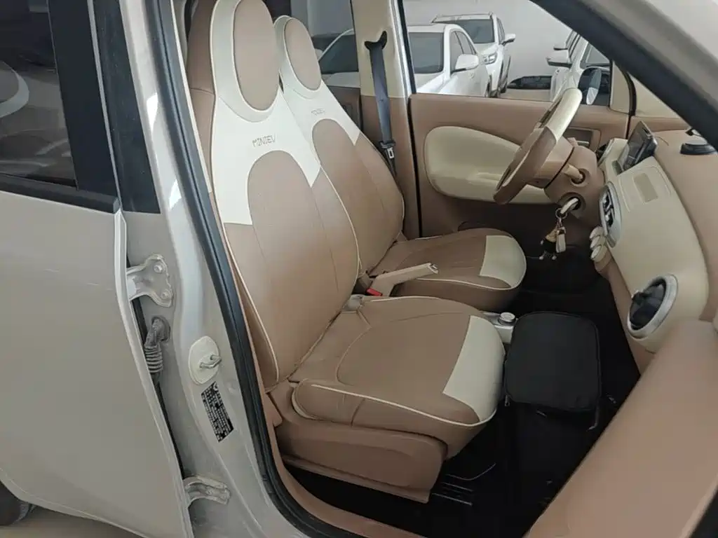 Wuling MINIEV — миниатюра 25