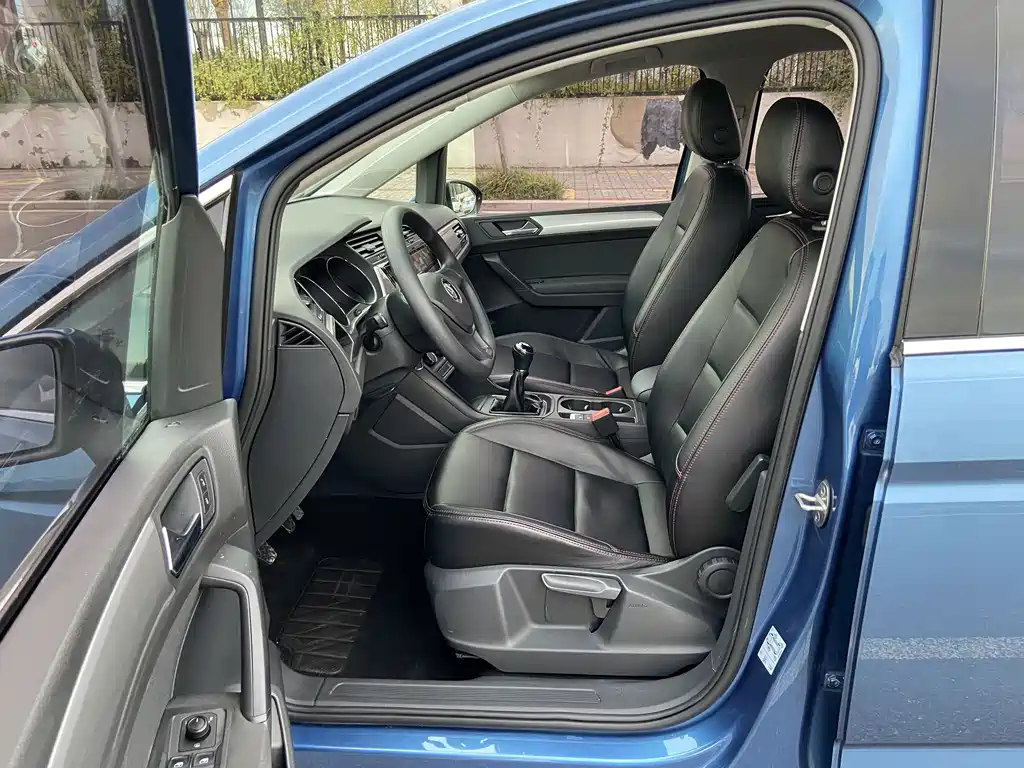 Volkswagen Touran — миниатюра 6