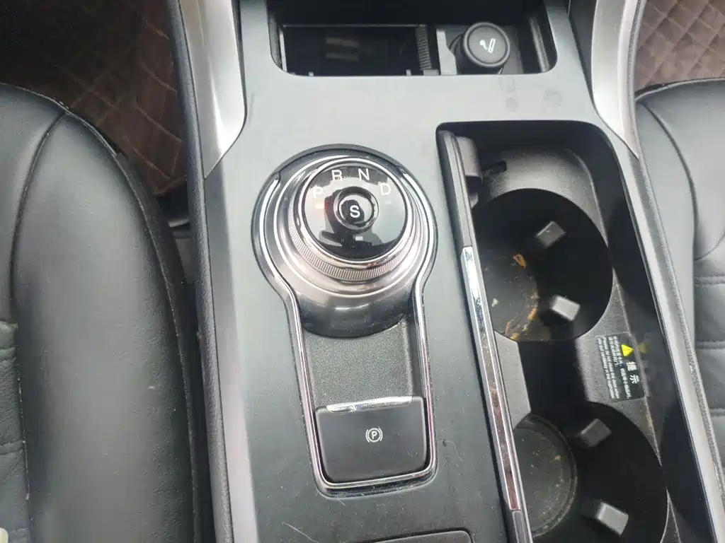 Ford Mondeo — миниатюра 7