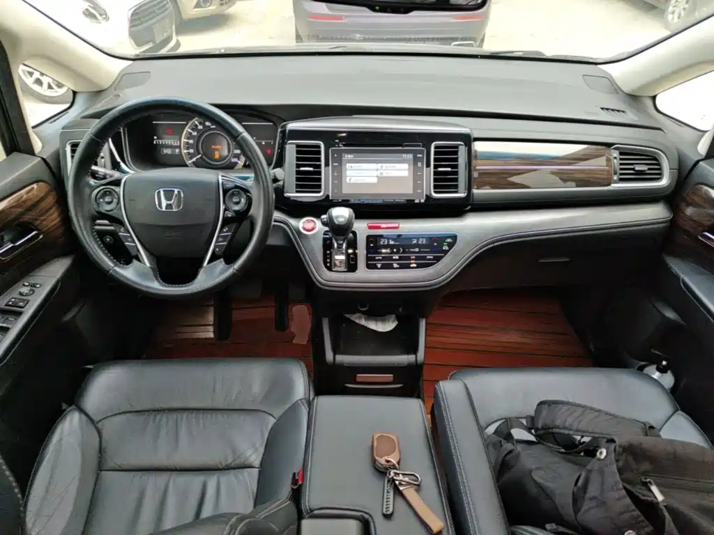 Honda Elysion — миниатюра 10