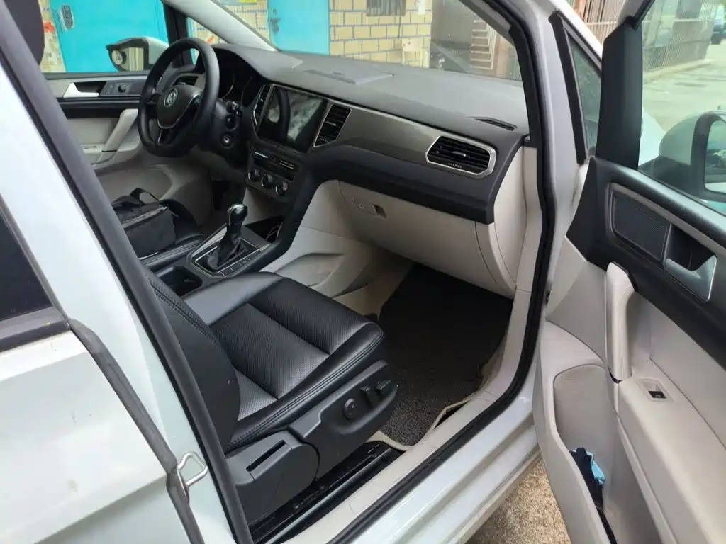 Volkswagen Golf Sportsvan — миниатюра 19