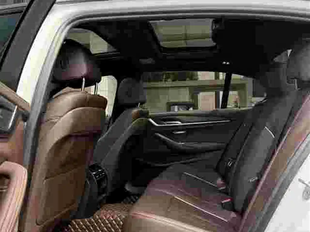 BMW 5 Series — миниатюра 6