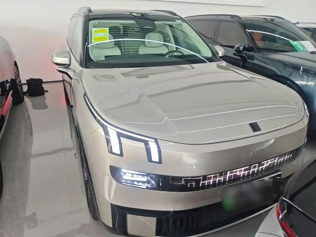 Lynk & Co 900 — миниатюра 3