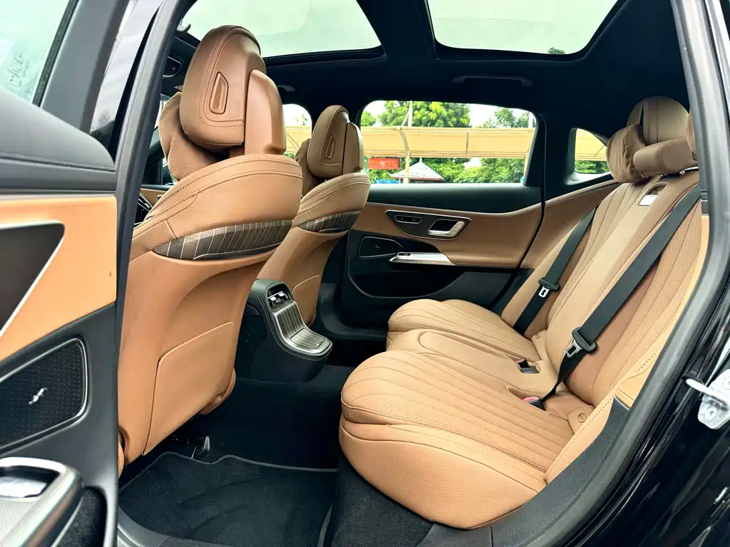 Mercedes-Benz E-Class New Energy — миниатюра 9