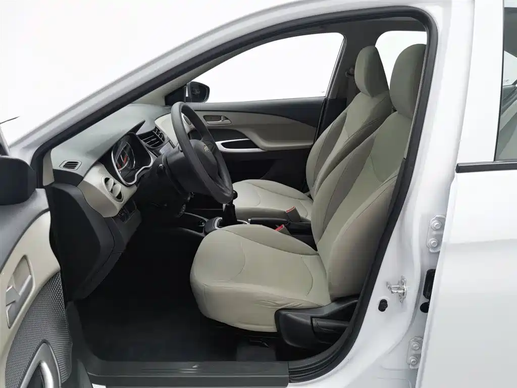 Chevrolet Sail 2015 3 1.3L MT