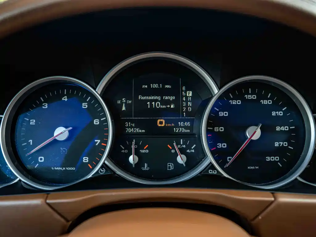 Porsche Cayenne — миниатюра 14