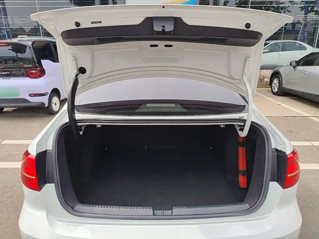 Volkswagen Sagitar — миниатюра 19
