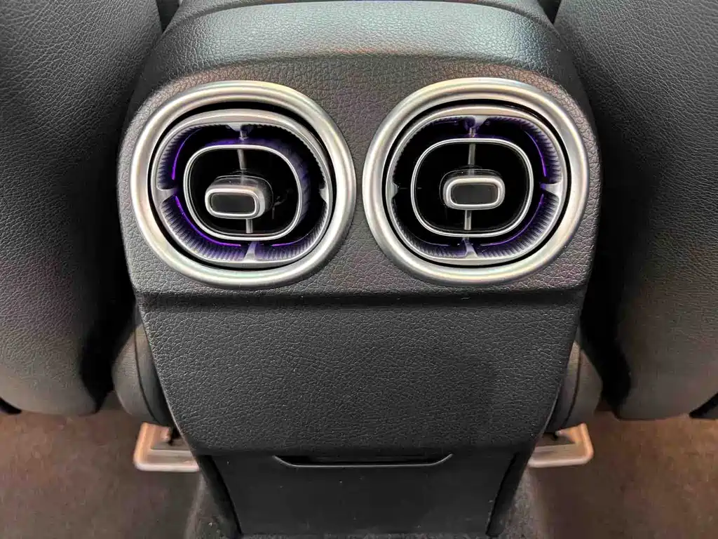 Mercedes-Benz C-Class — миниатюра 14